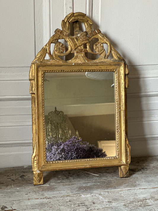 Miroir à fronton