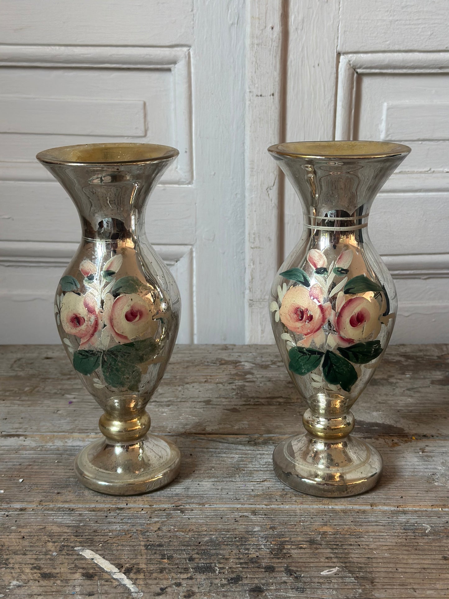 Vases aux roses