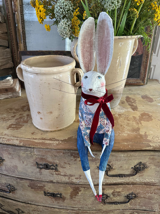Lapin au noeud de velours