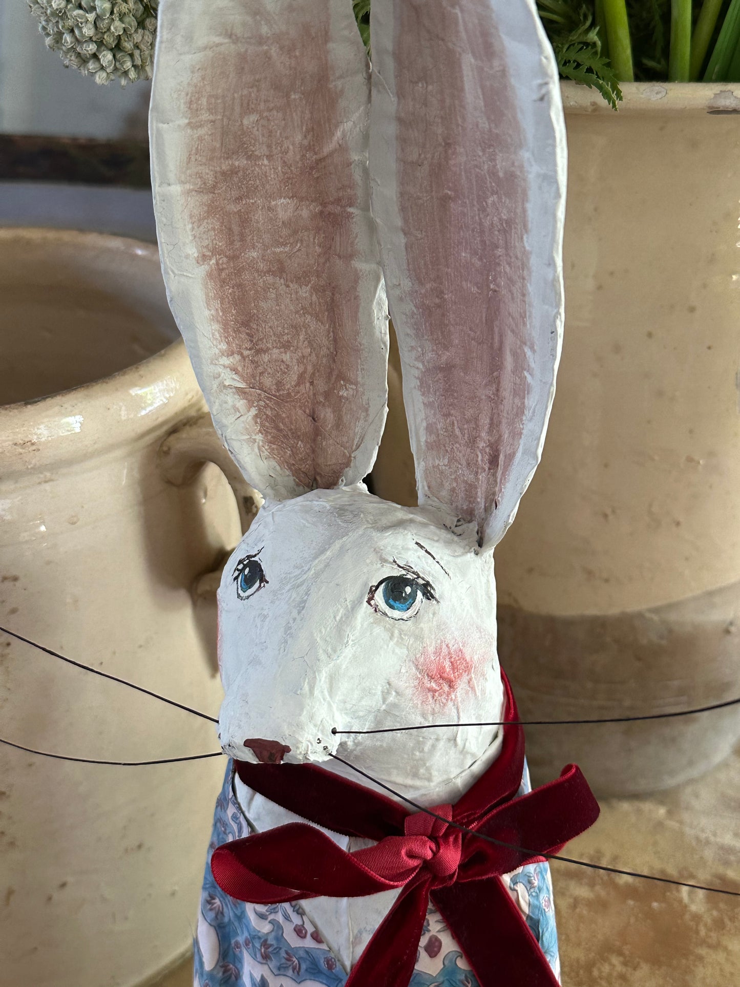 Lapin au noeud de velours