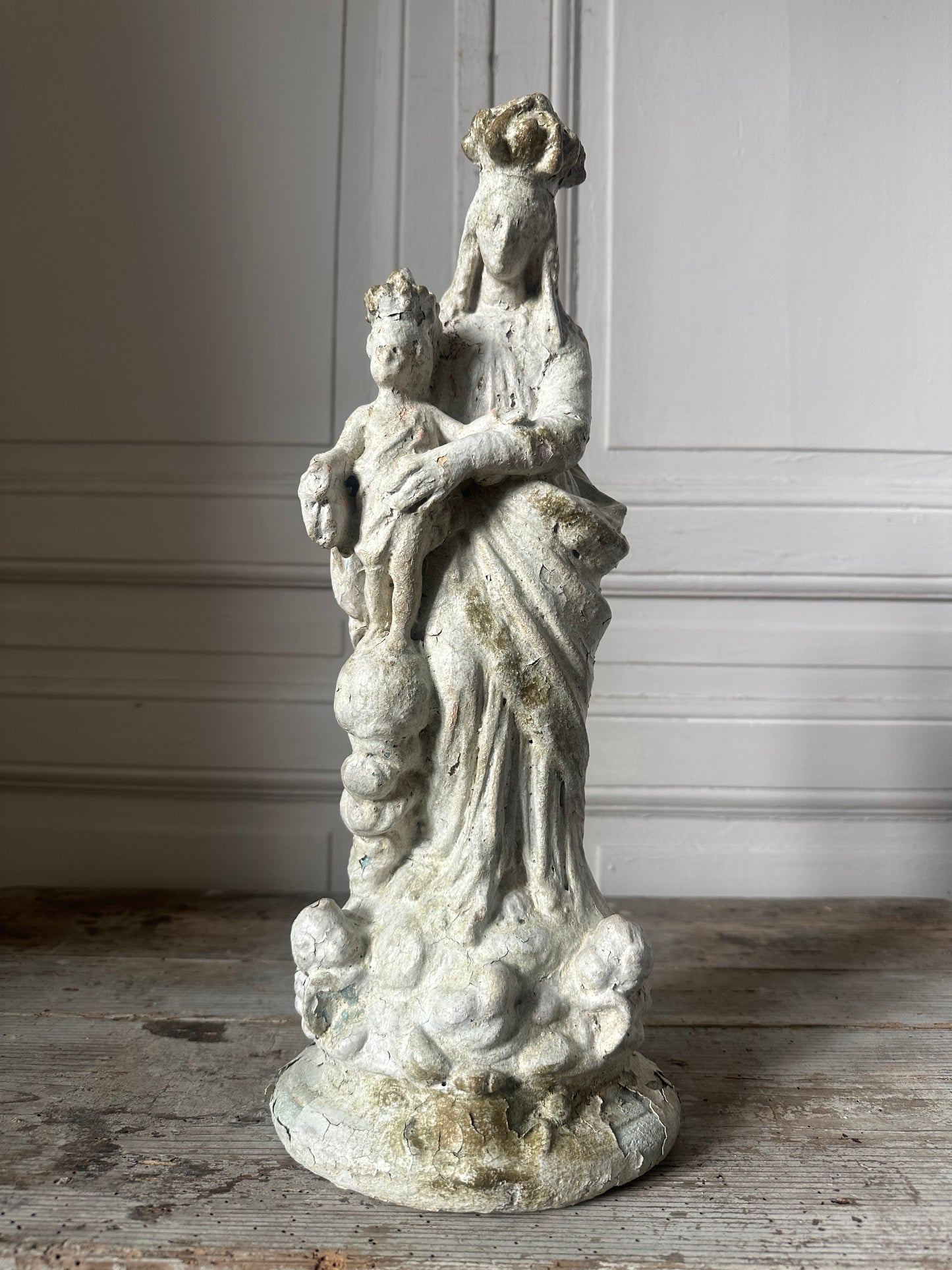 Vierge à l’enfant