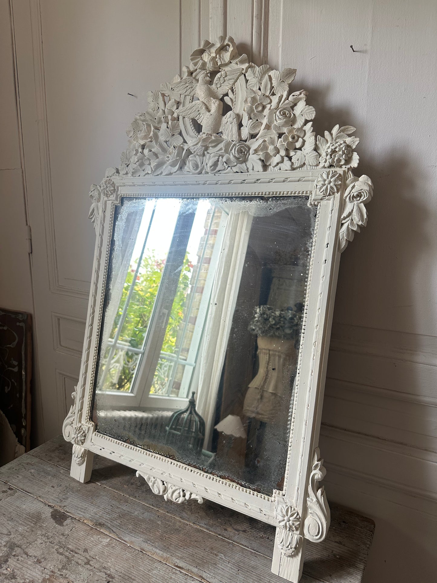 Miroir aux oiseaux blancs