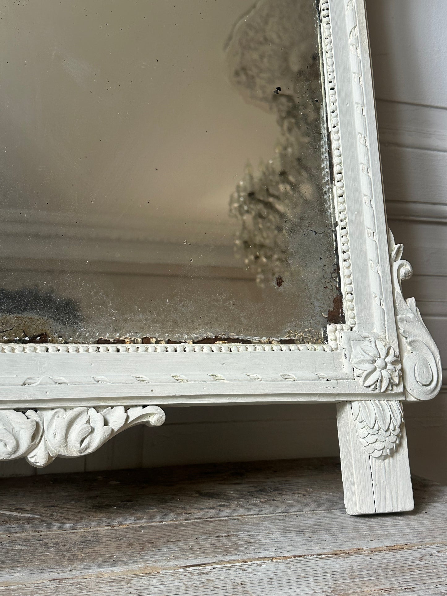 Miroir aux oiseaux blancs