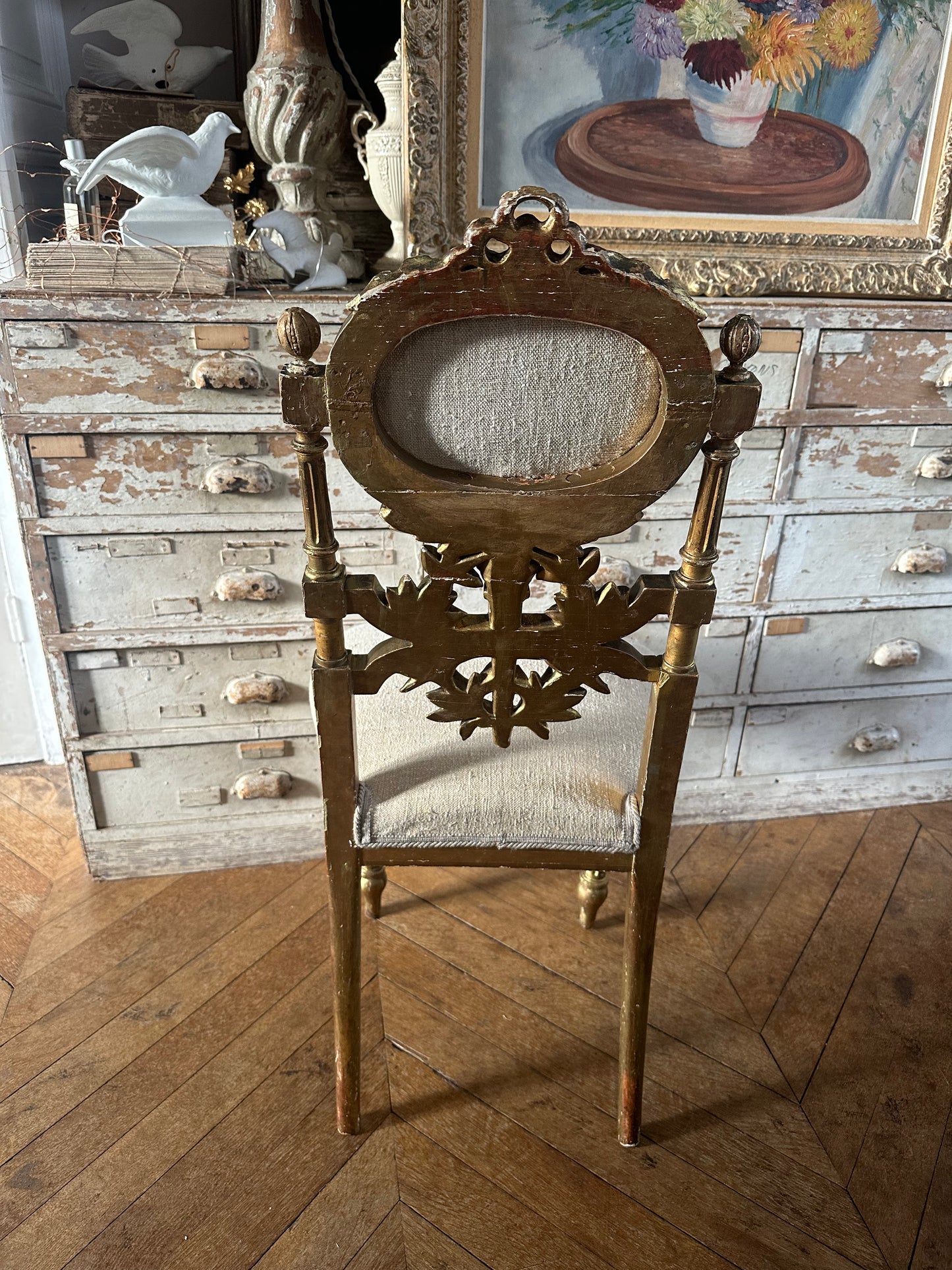 Chaise dorée