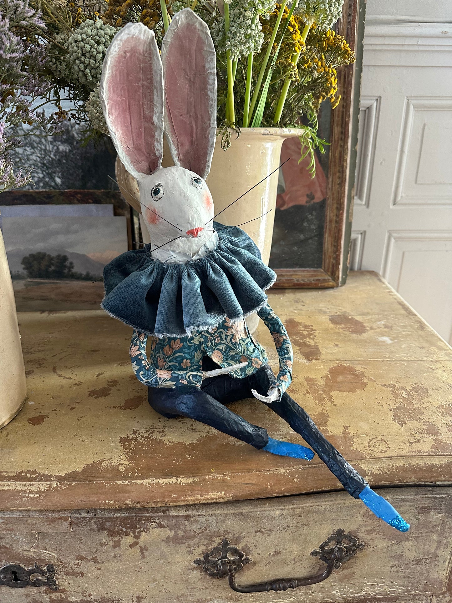 Grand lapin au col de velours