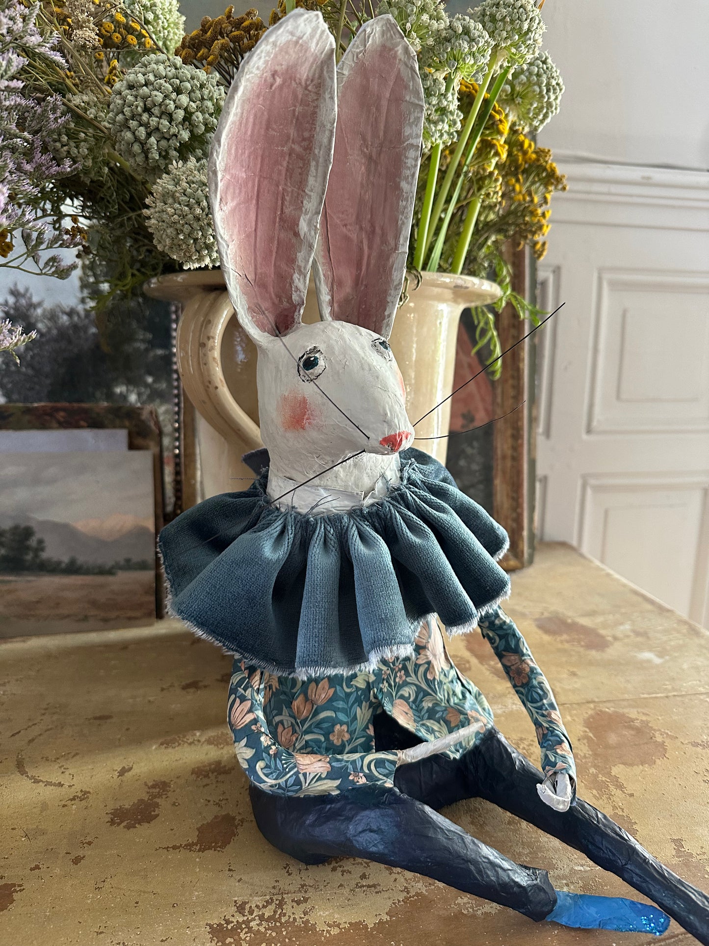Grand lapin au col de velours