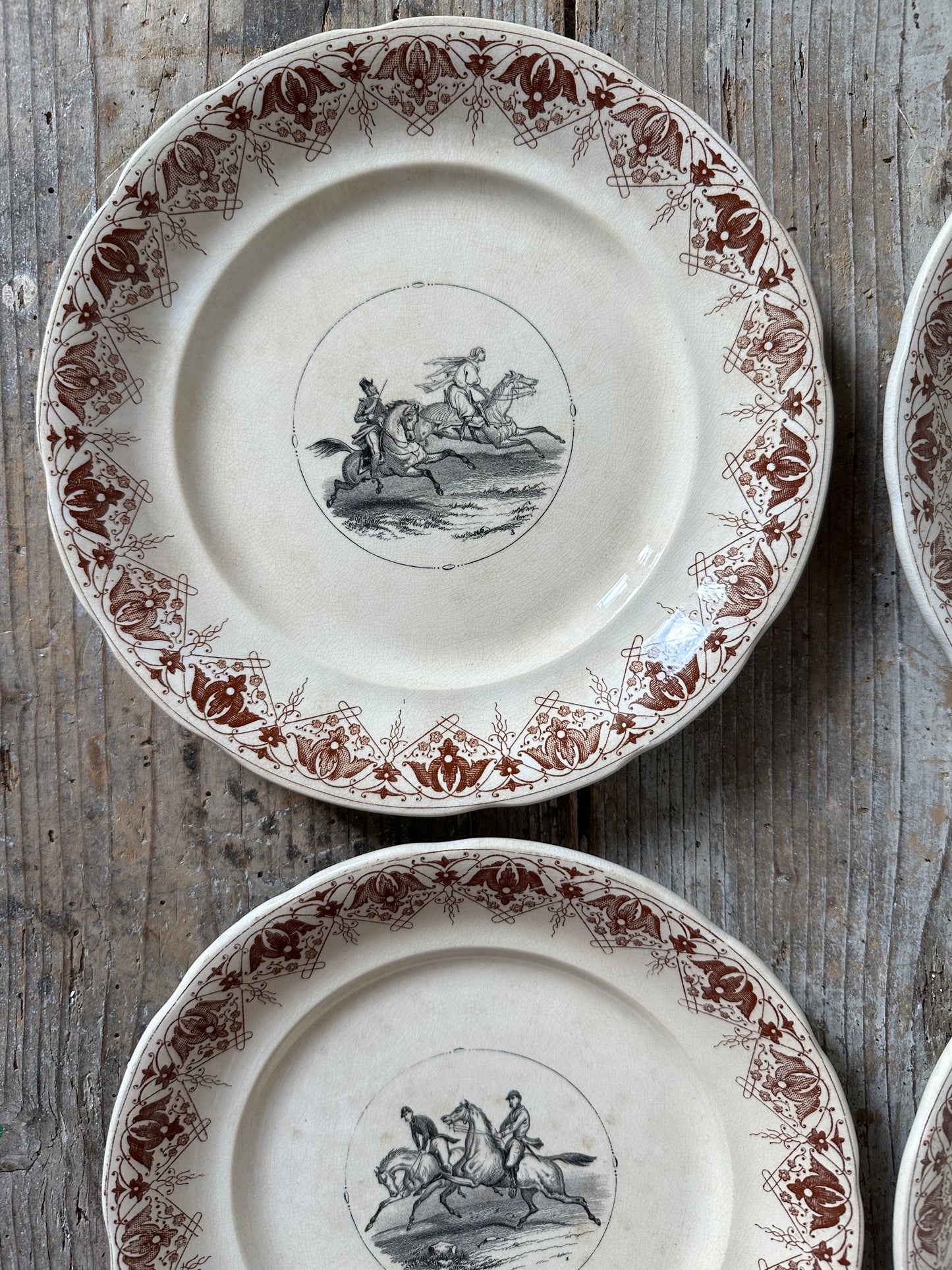 Assiettes décors équestre