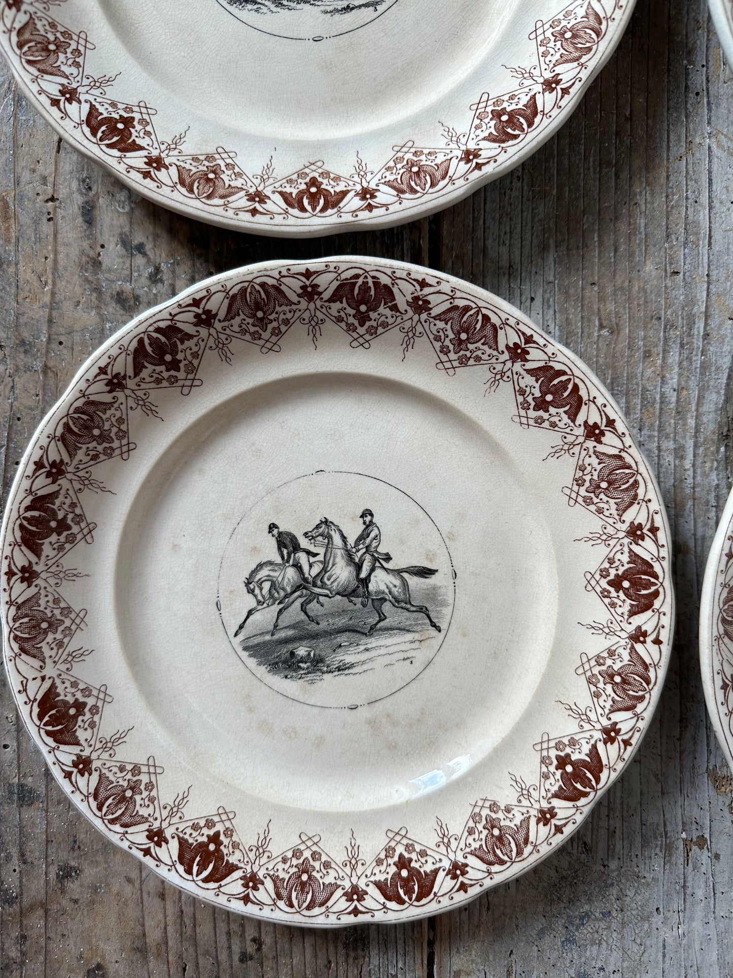 Assiettes décors équestre