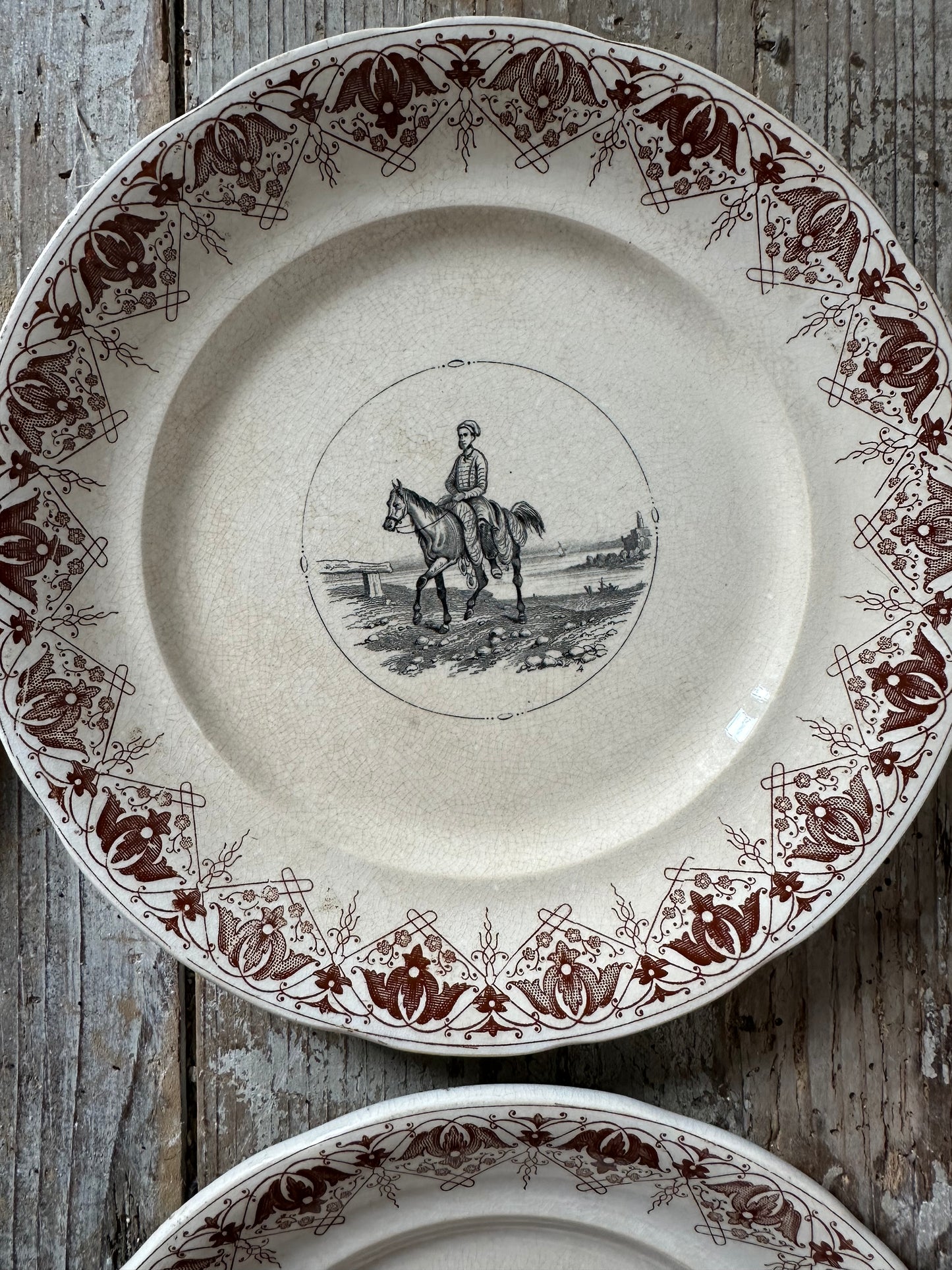 Assiettes décors équestre