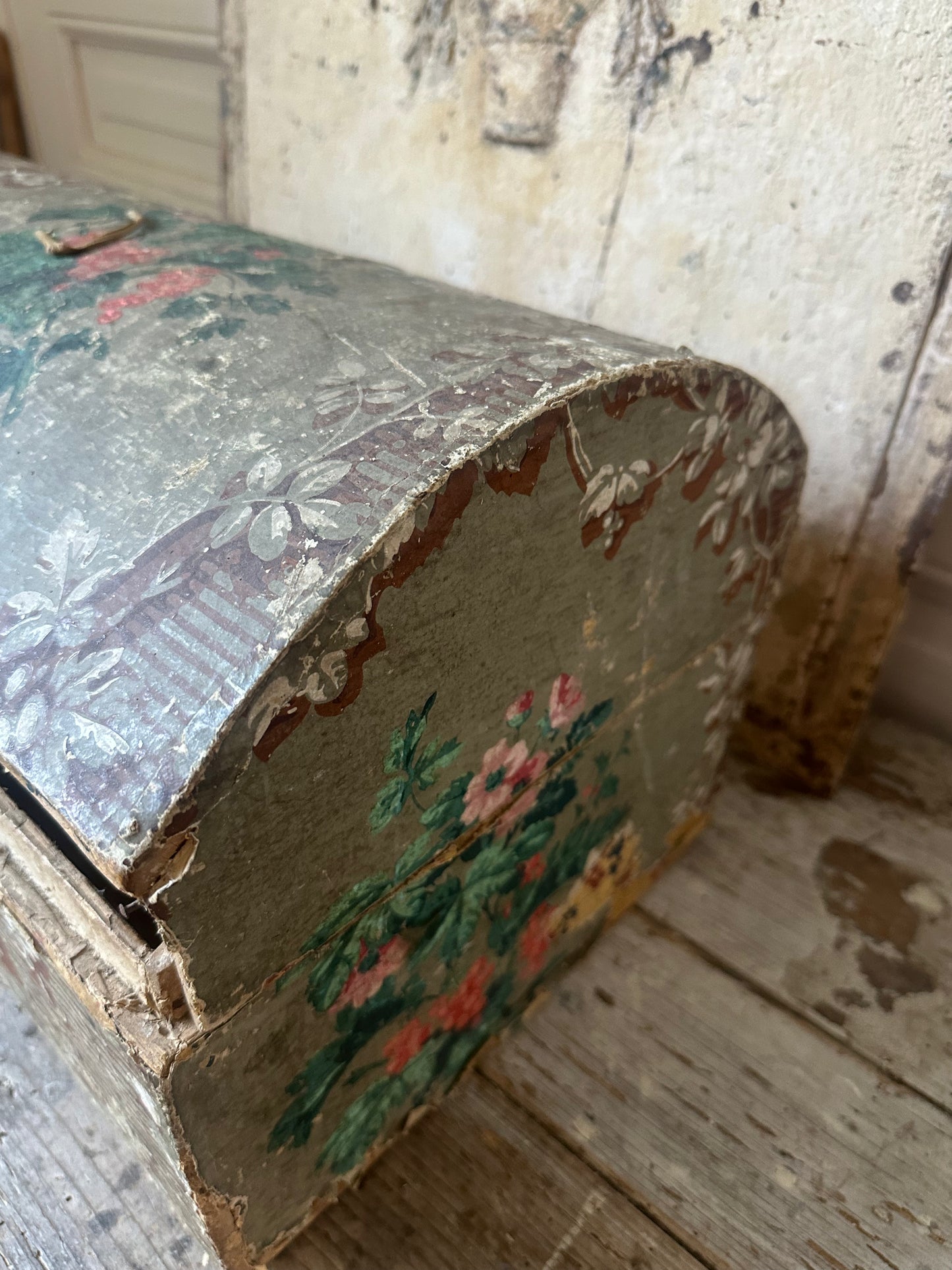 Coffre aux feuillages