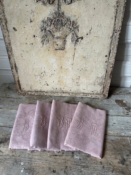 Serviettes roses