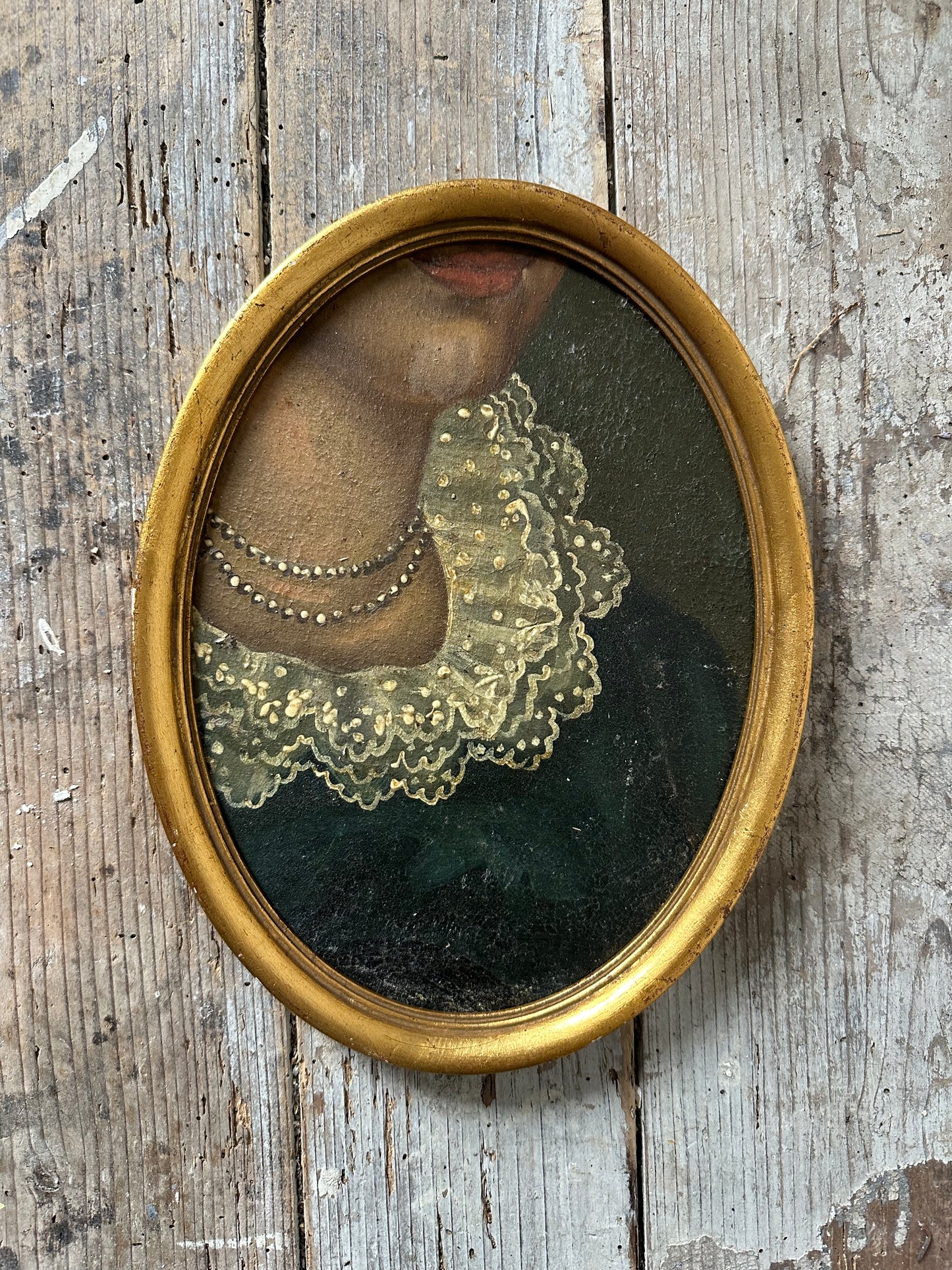 Perles et dentelle
