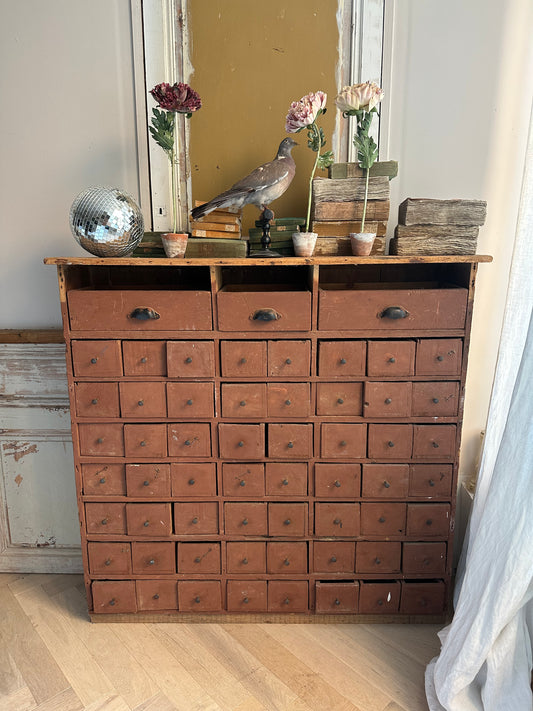 Meuble de quincaillerie
