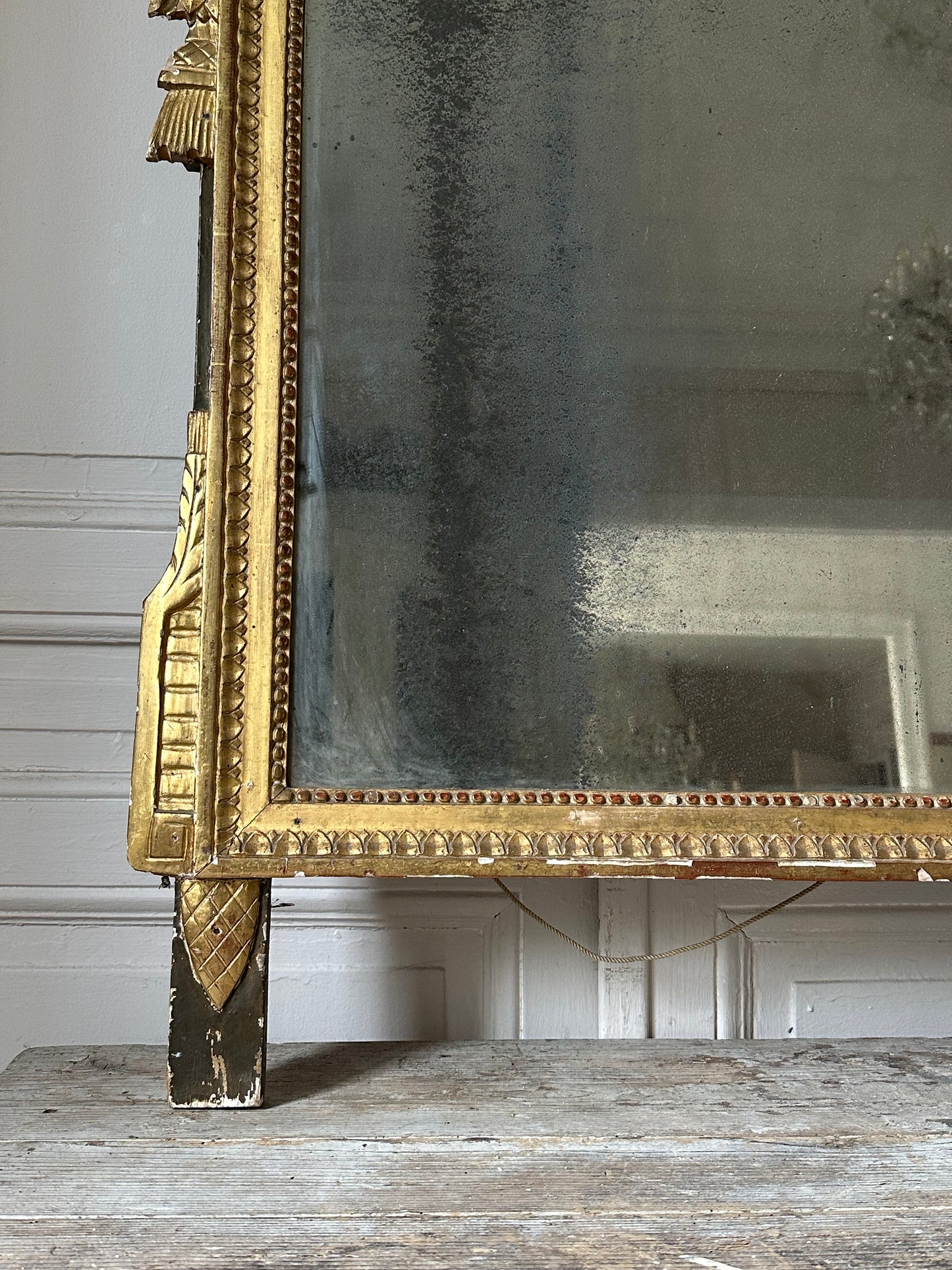 Miroir à fronton