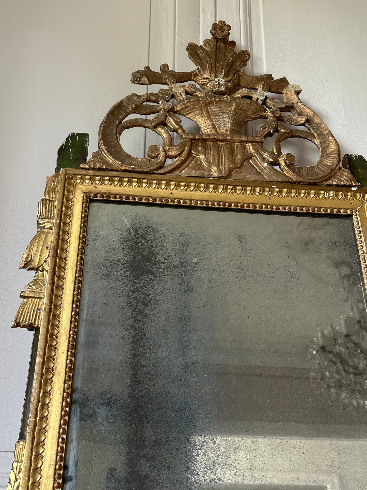 Miroir à fronton