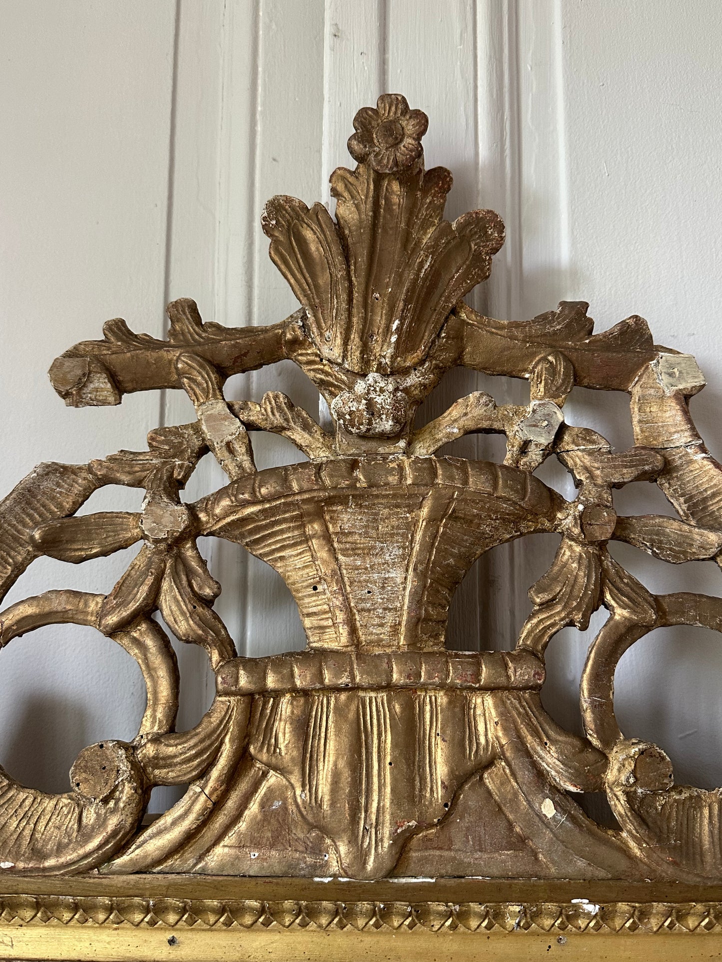 Miroir à fronton