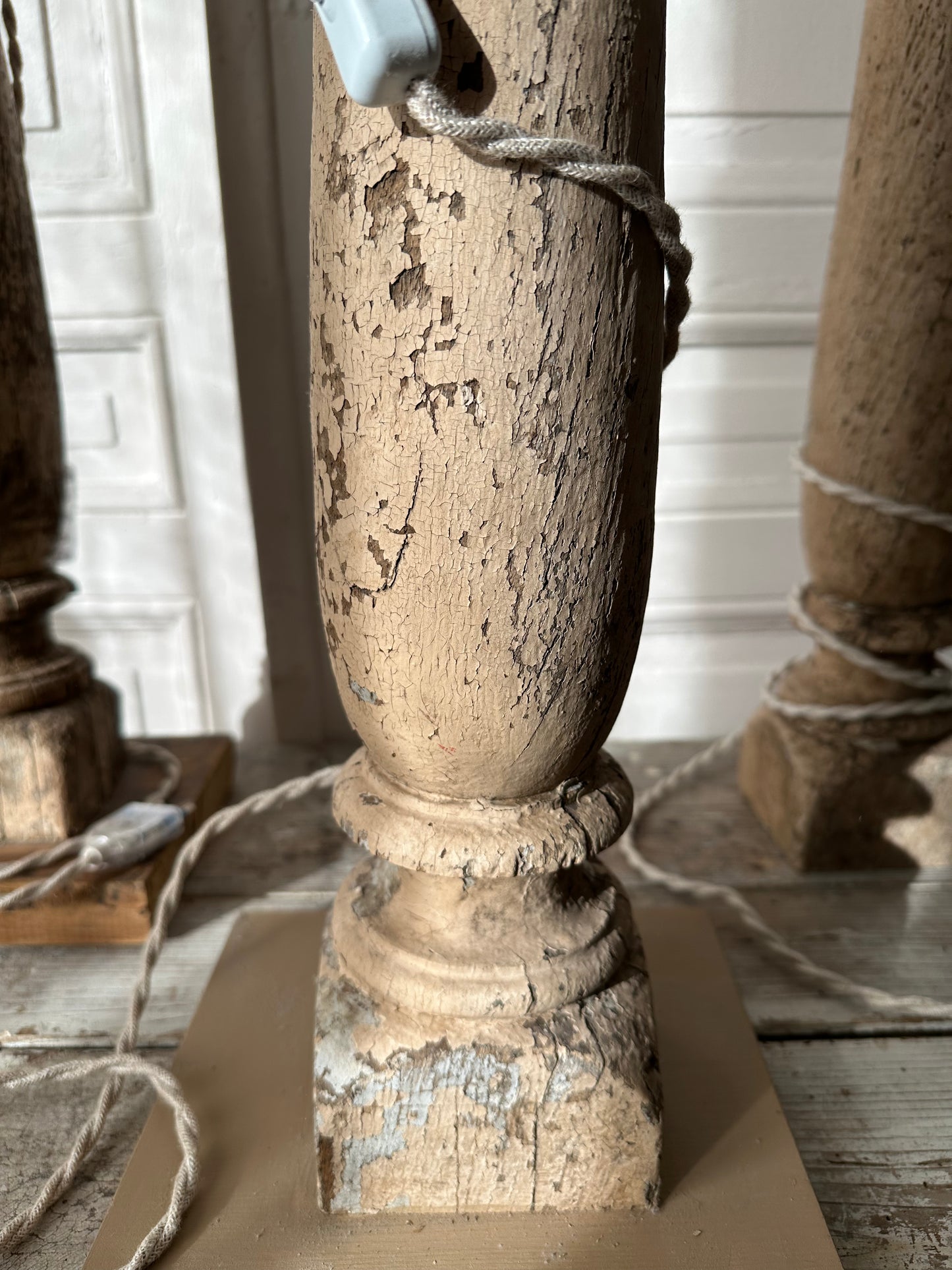 Lampe balustre en chêne massif