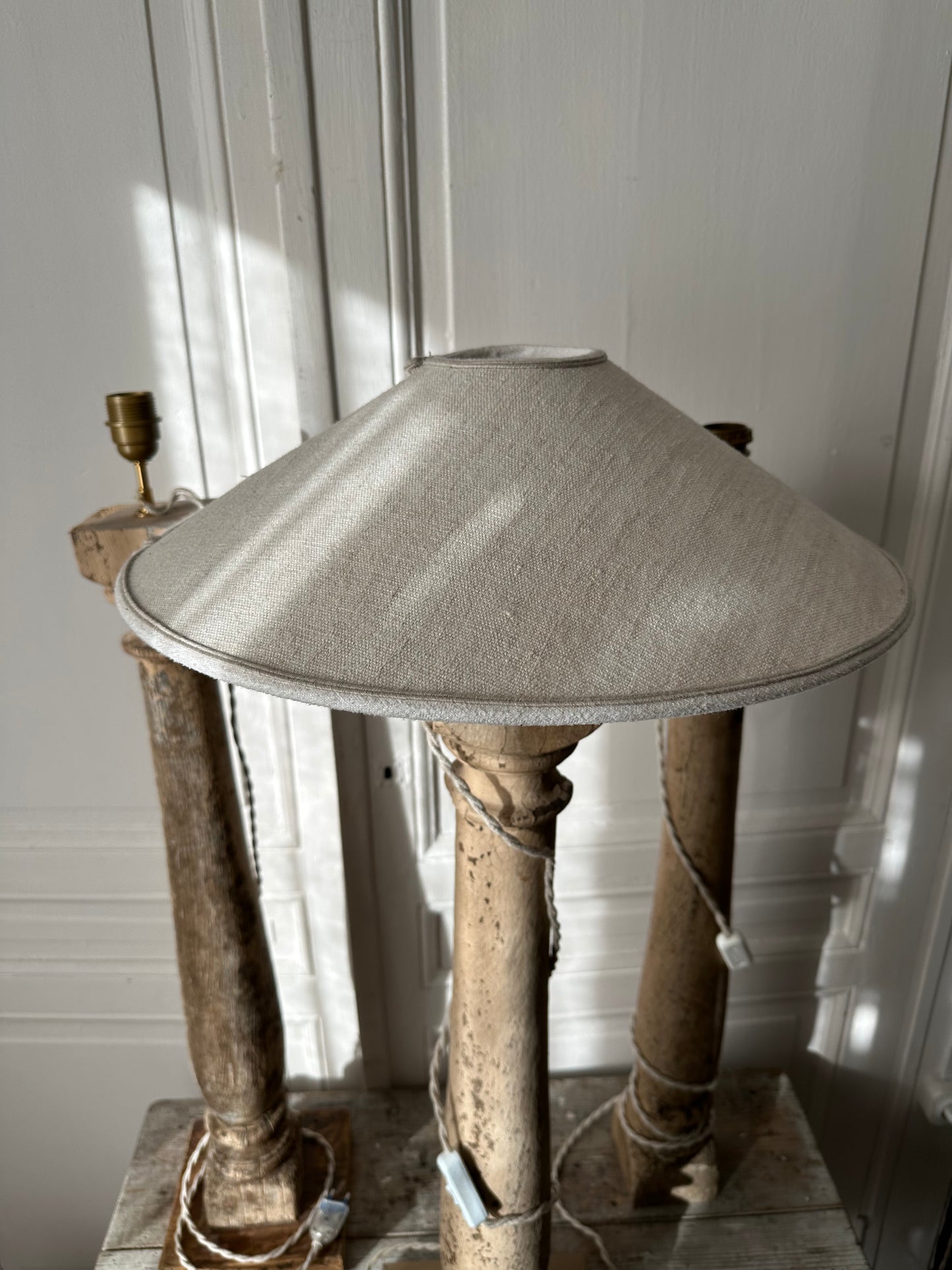 Lampe balustre en chêne massif