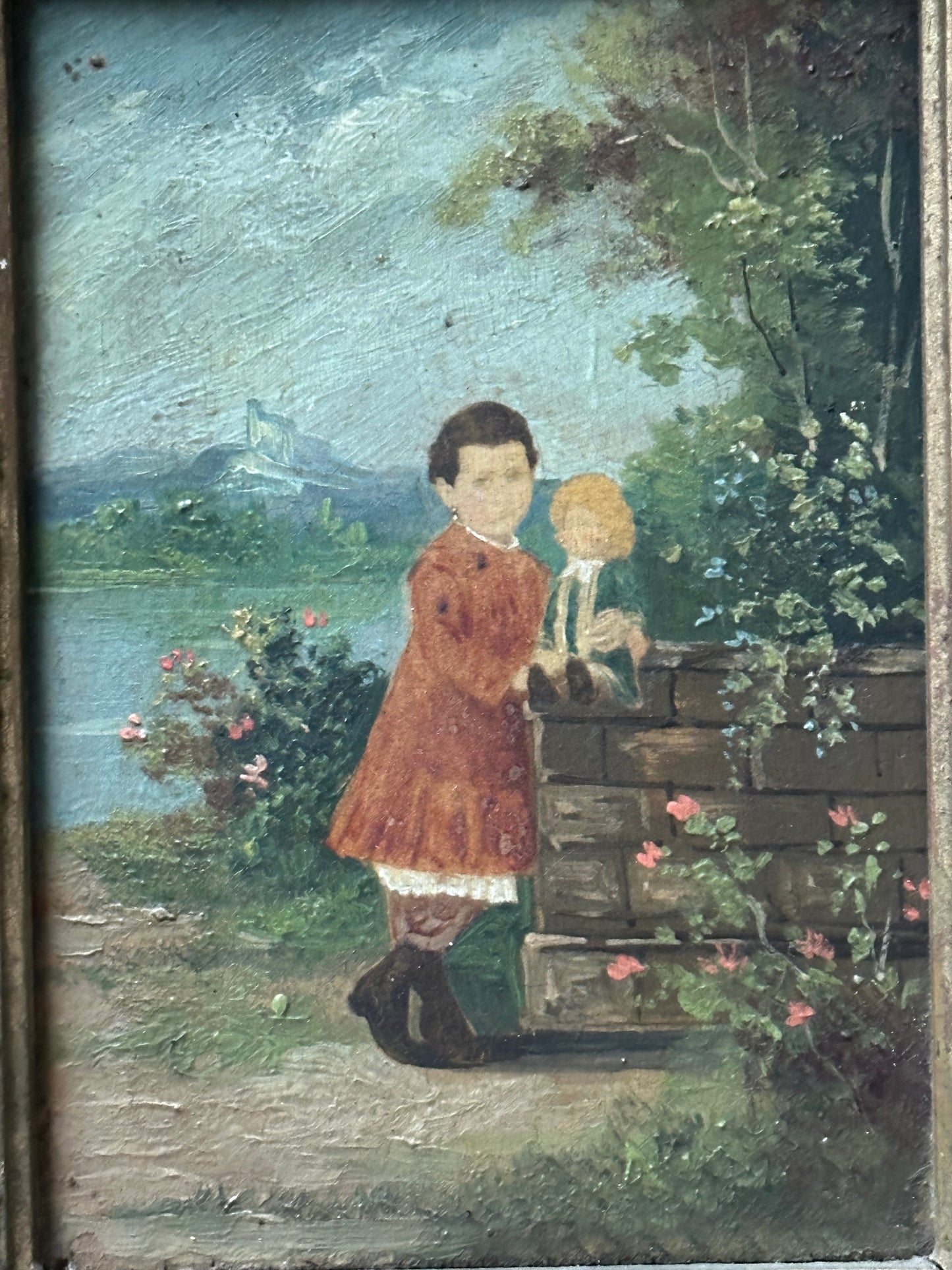 La petite fille et la poupée